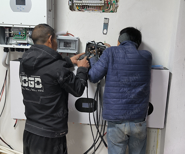 Caso compartido de instalación de baterías de pared eléctricas de 15 KWH: hacer que la gestión de la energía sea más eficiente