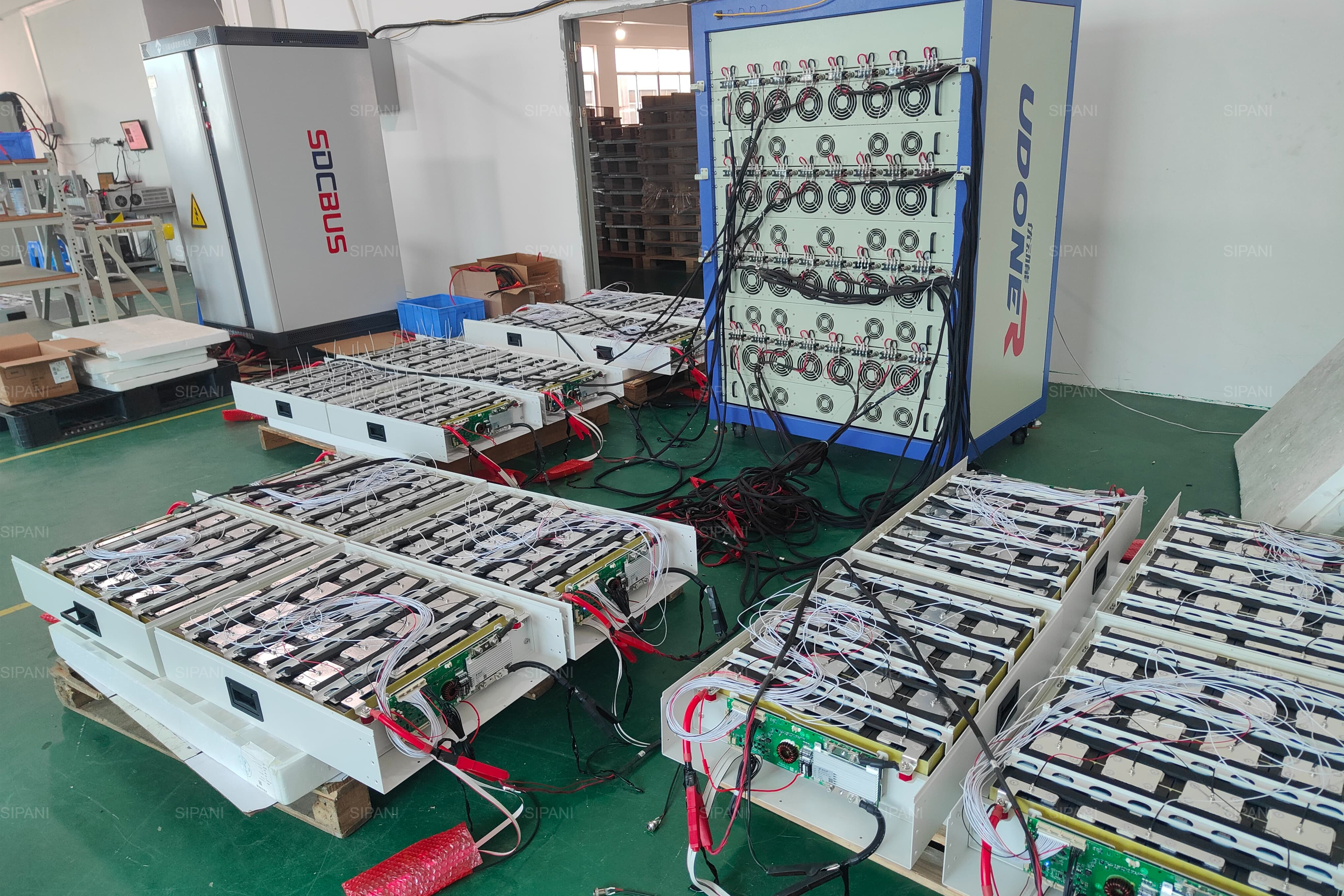 Almacenamiento de bater&iacute;a de montaje en la pared