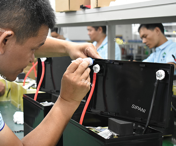 Energice su hogar de manera eficiente con baterías solares de montaje en bastidor