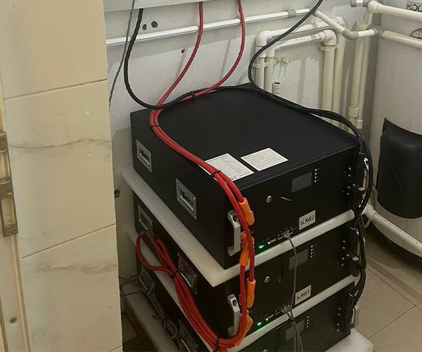 Batería montada en rack de 30KWH con inversor de corriente Voltronic de 12kw