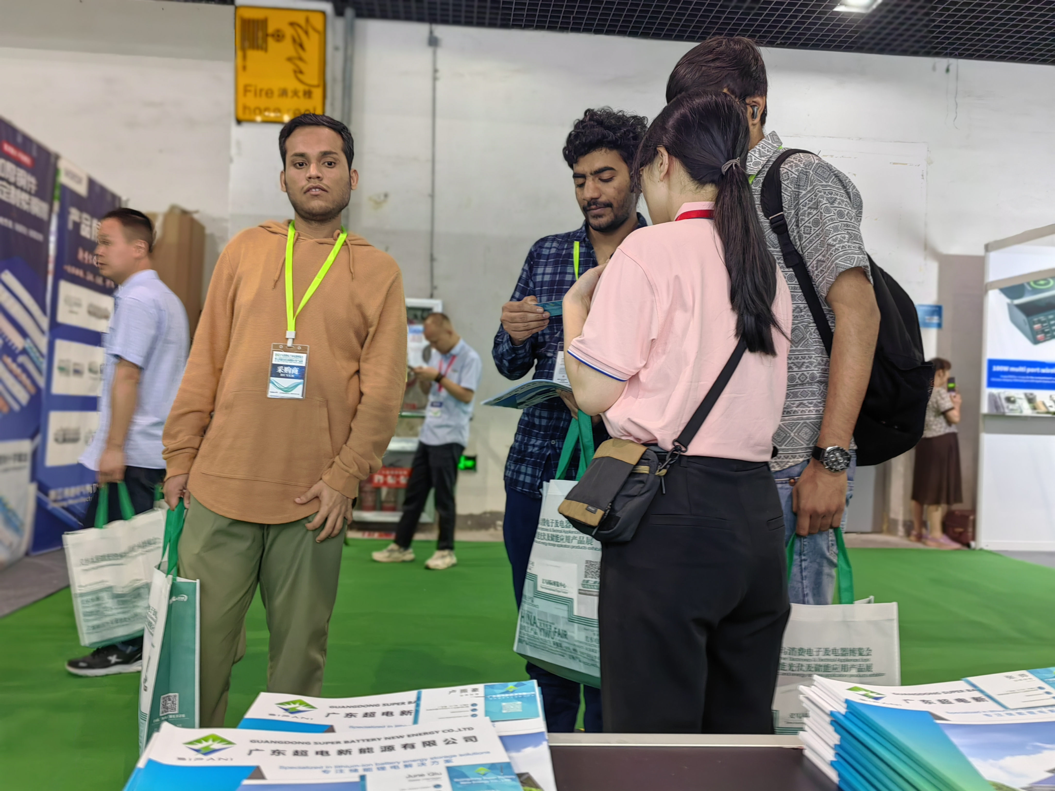 Bater&iacute;a de hierro y litio para montaje en pared 48v 200ah